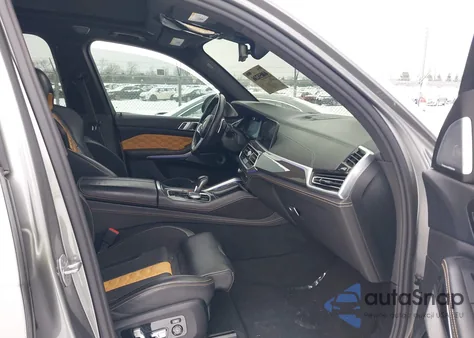 2022 BMW X5 M z USA, uszkodzony, nr VIN 5YMJU0C01N9J33106